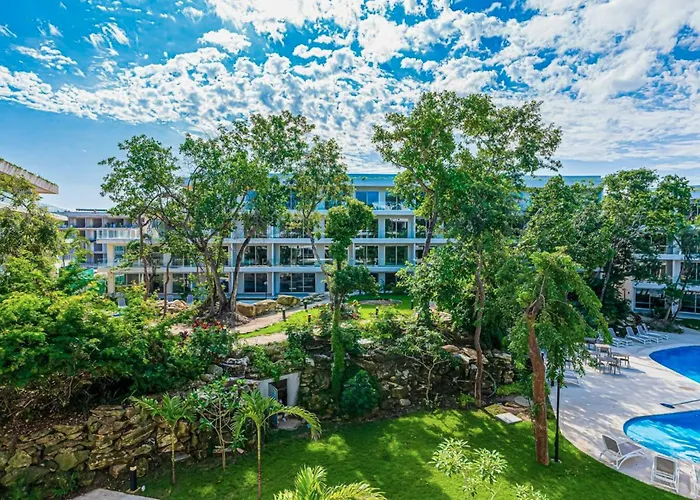 Con Terraza Privada Y Diseño Moderno 3*