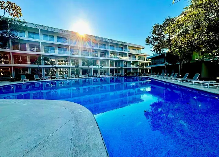 Con Terraza Privada Y Diseño Moderno